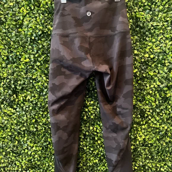 (P218) 🍋 Lululemon Fast and Free Tight Sz 2 - Picture 2 of 2